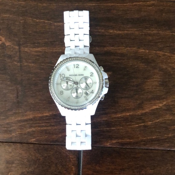 Micheal Kors Watch - Picture 1 of 2